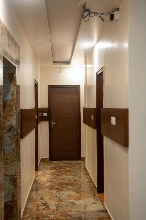 Kiran Palace 3*