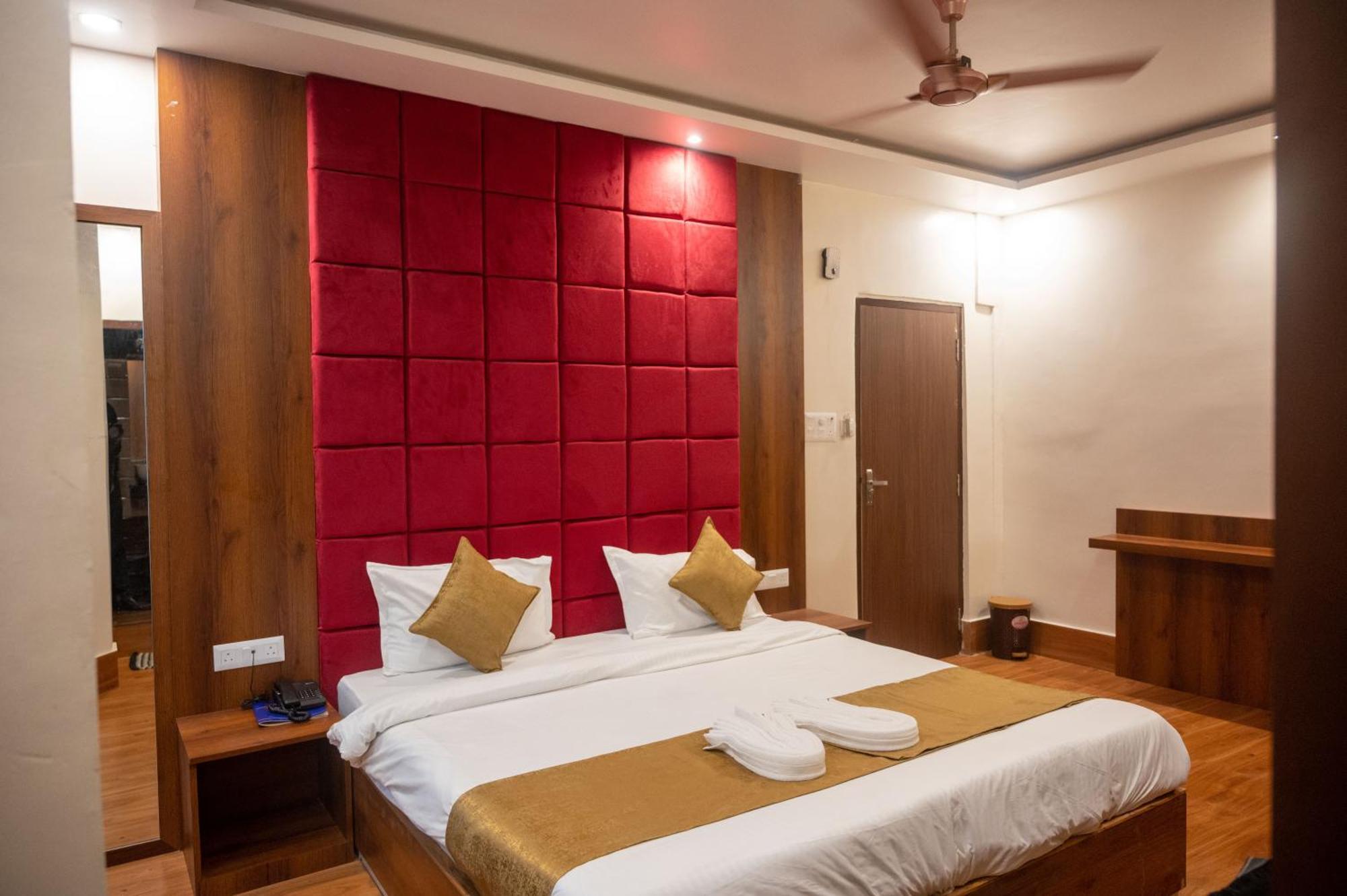 Kiran Palace Hotel